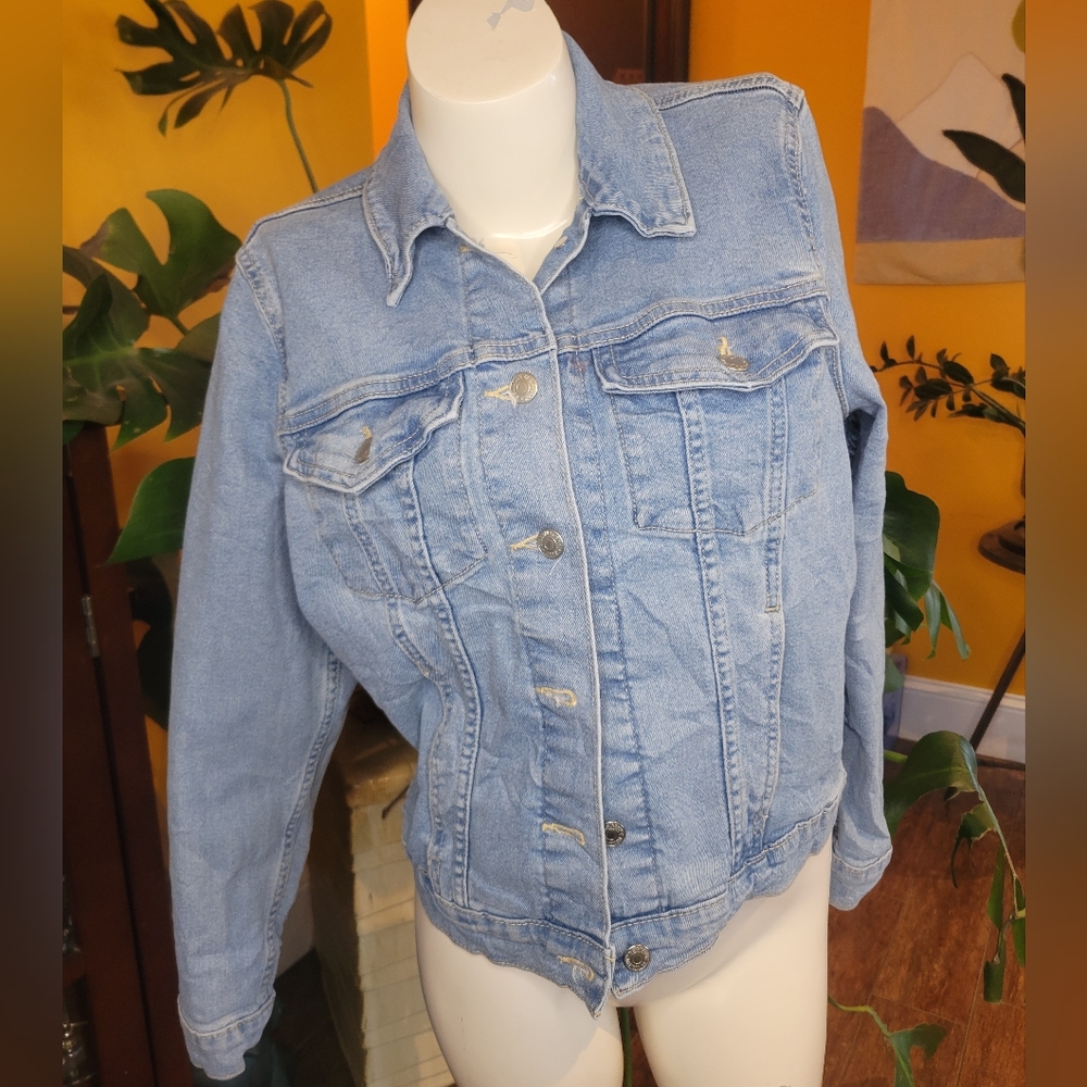 Levis Signature Gold Trucker Style Denim Jacket